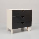 1058 2609 CHEST OF DRAWERS